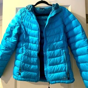 L.L BEAN ULTRALIGHT 850 DOWN JACKET AQUA BLUE DOWNTEK PACKABLE WOMENS SIZE XS